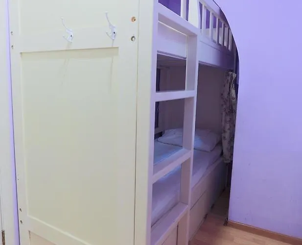 بيت شباب N1 Dom *